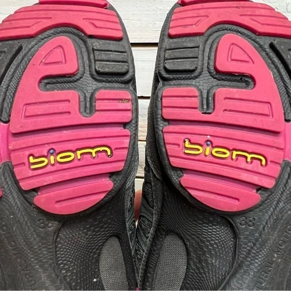 ECCO Grey Pink Mesh BIOM Performance Train Walking Sneakers‎ Size US 7.5 UK 38